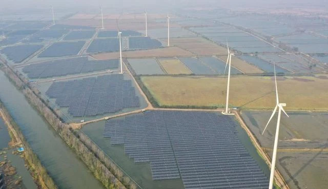 Solad and Wind to power the world 6