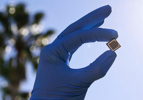 Si-perovskite Tandem Solar Cells Reach Record 25.2% Efficiency